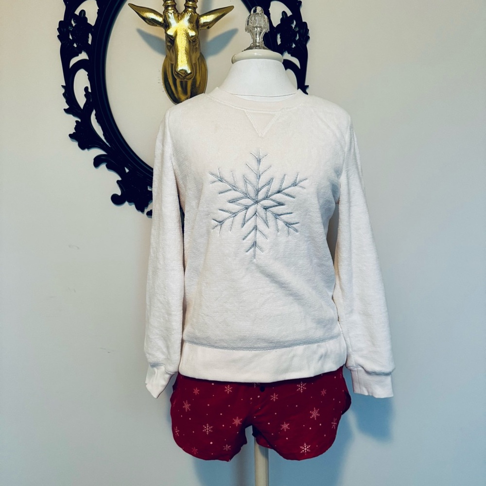 Wondershop at Target White Snowflake Sweatshirt and Red Shorts Set